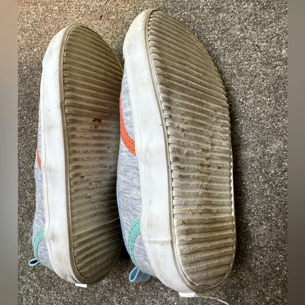 Old Navy toddler shoes, size 6 - Picture 4 of 6